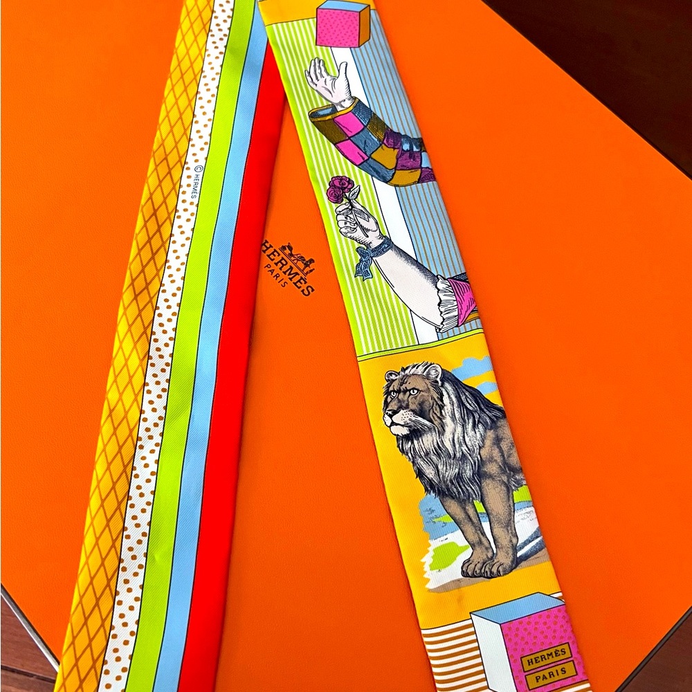 NEW! Hermes Silk Twilly Grand Theatre Nouveau Soleil Vert Fluo Multicolor